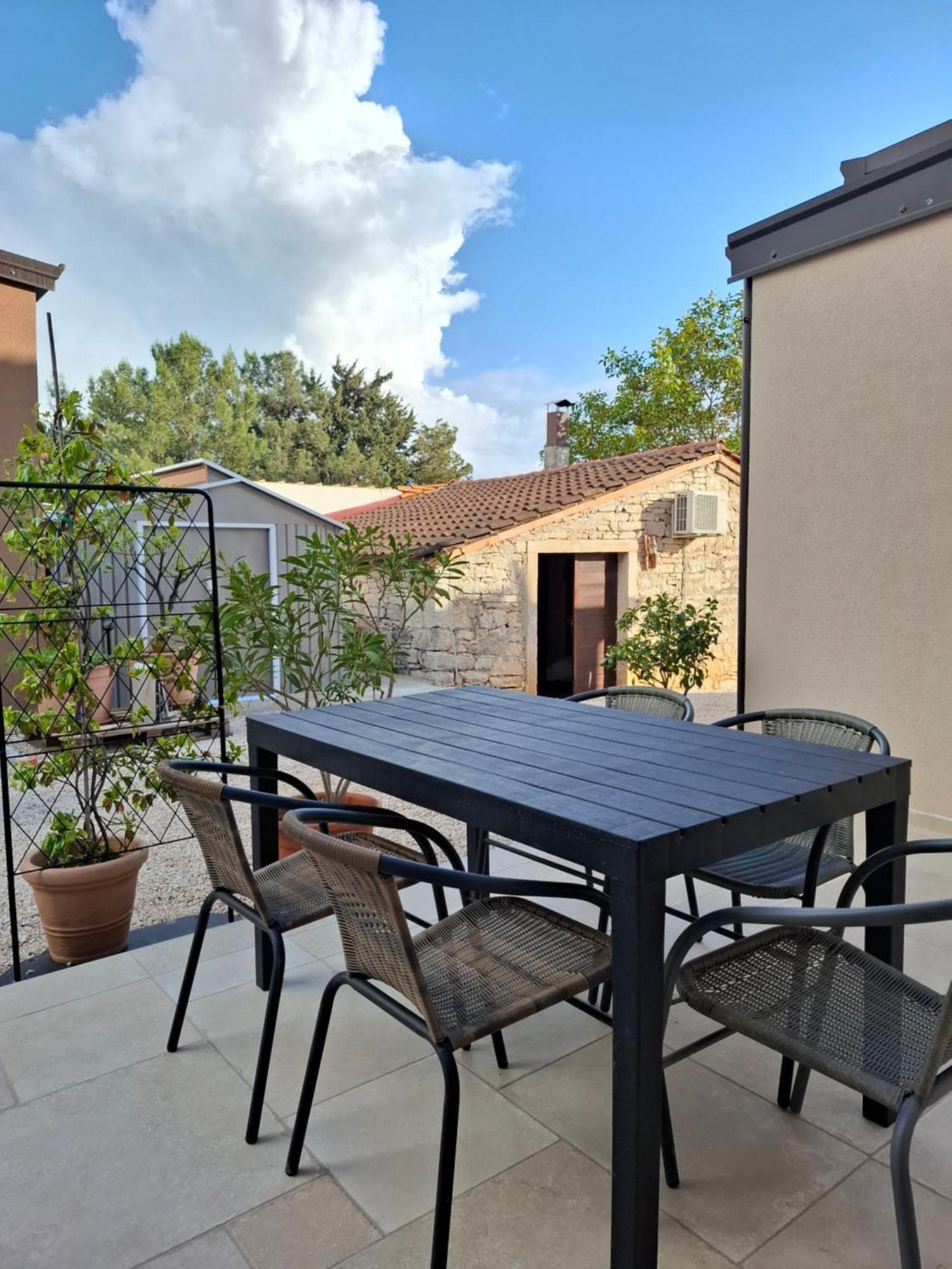 Relax & Wine * Novigrad (Istria)